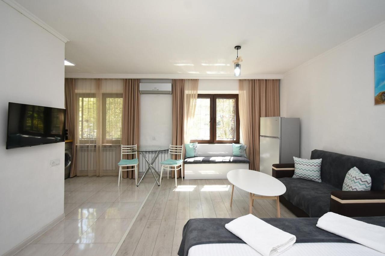 Cozy Apartment Near To The Metro H Kochar 19 Yerevan Ngoại thất bức ảnh
