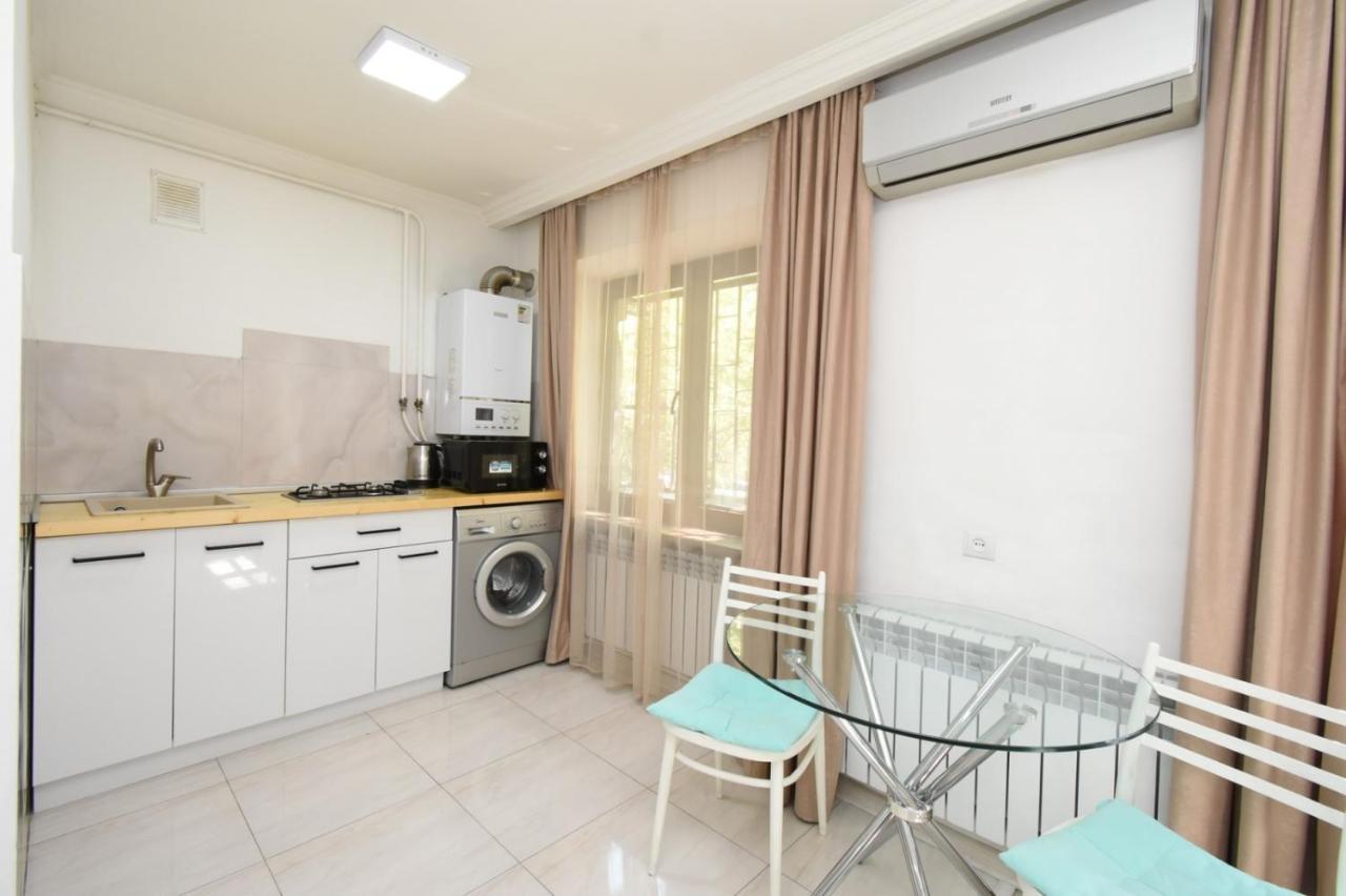 Cozy Apartment Near To The Metro H Kochar 19 Yerevan Ngoại thất bức ảnh